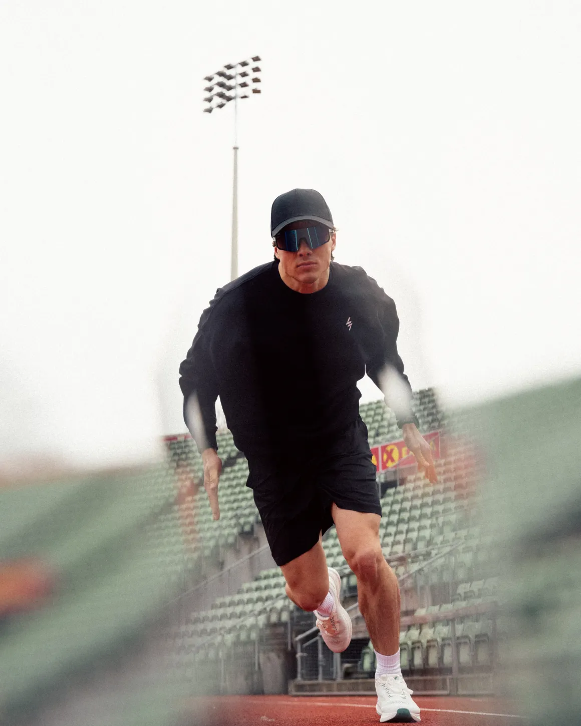 Accelerate Sports Glasses Black/Blue – One Size