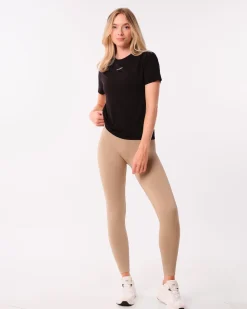 Base Tee Black Beauty