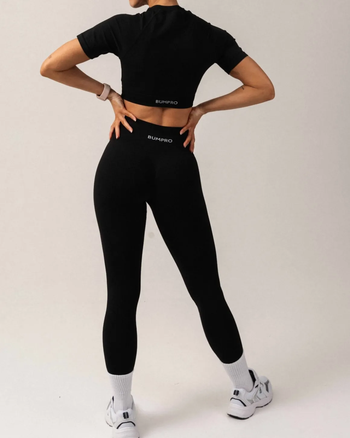 Beam Clean Super Crop Tee + Beam Scrunch Tights Black SET