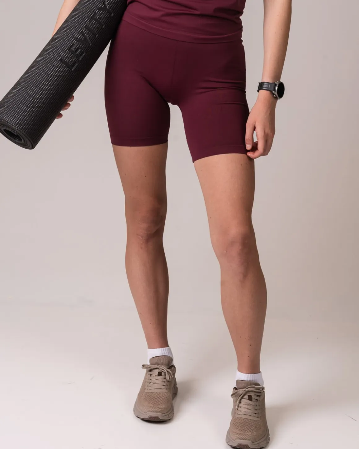Challenge Seamless Shorts 5″ Burgundy