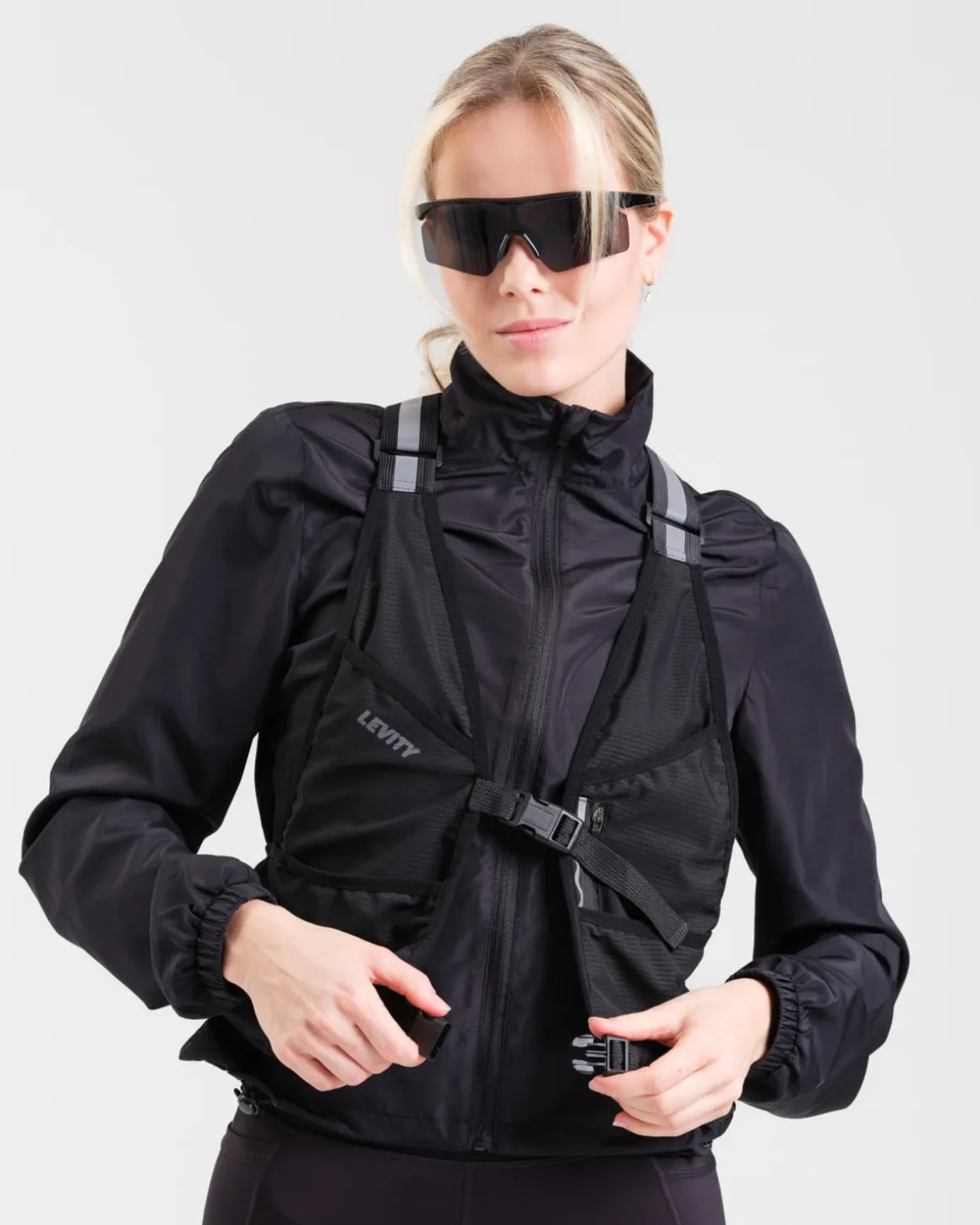 Conquer Running Vest Black/Reflective One Size