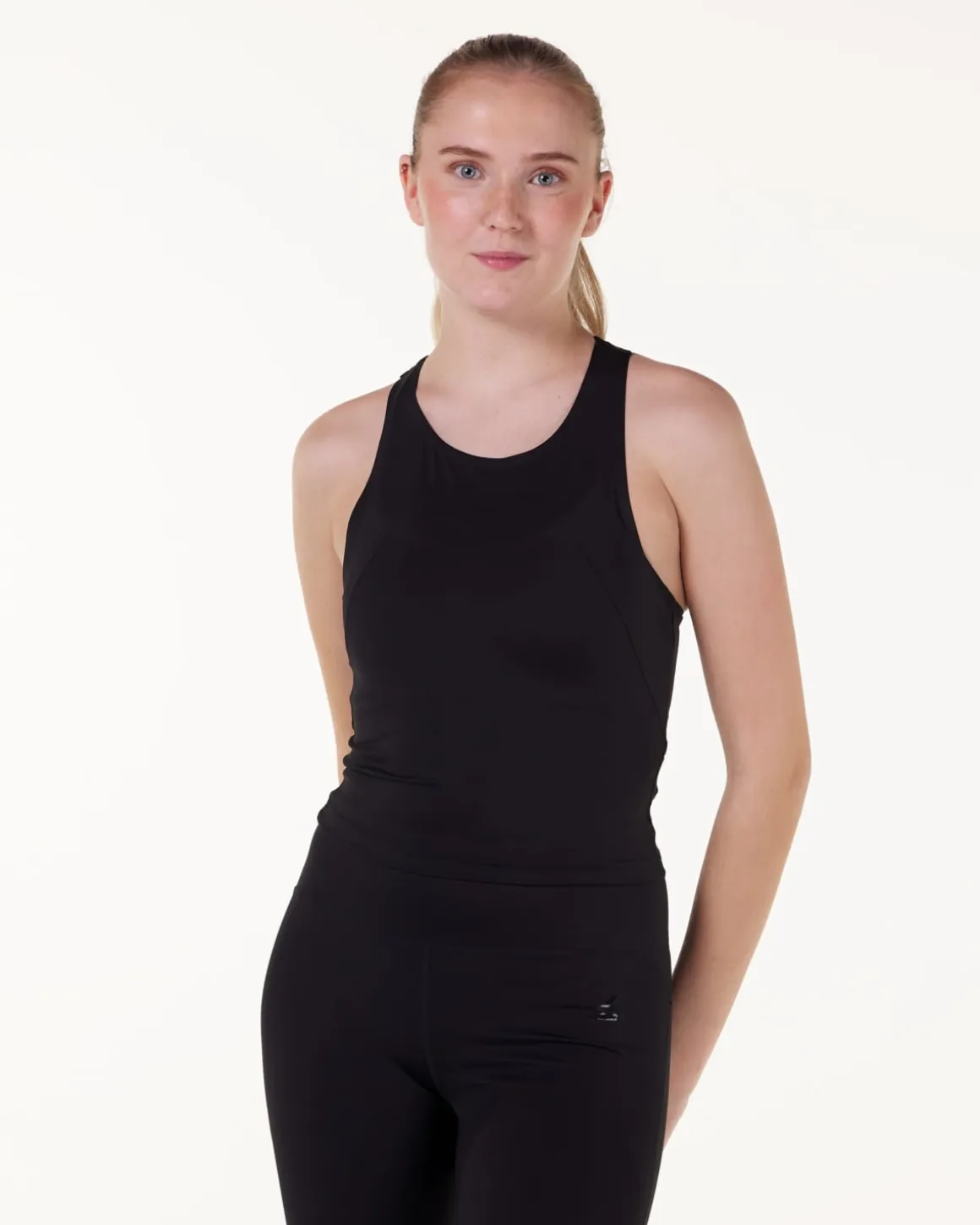 Contour Sculpting Crop Tank Black