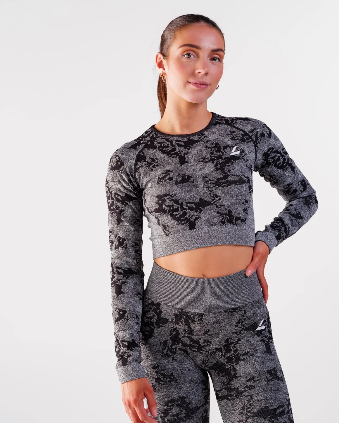 Device Seamless Ruch Crop LS Dk Grey Leo