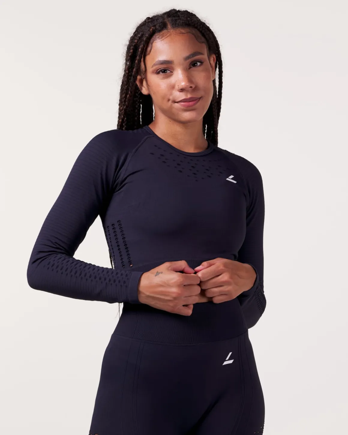Fade Mesh Seamless Crop LS Black