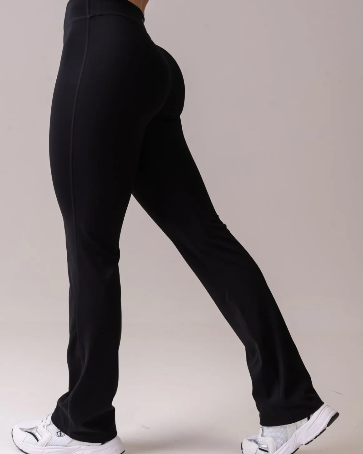 Hero Low Rise Flare Pants Black
