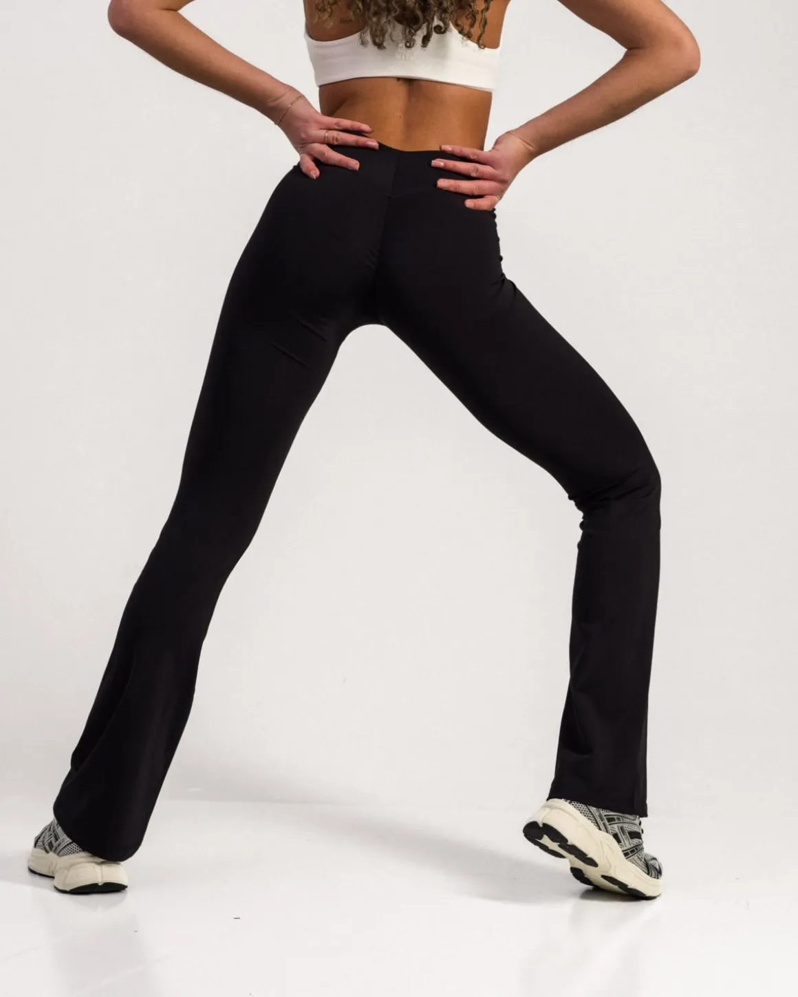 Hero V-Back Flare Pants Black