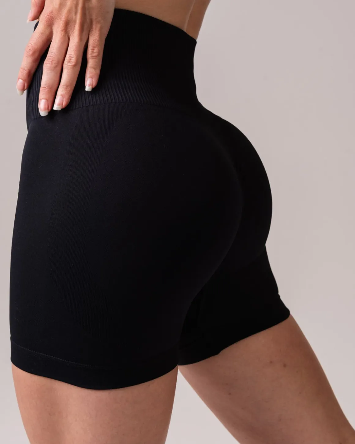Hyper Scrunch Shorts 4″ Black