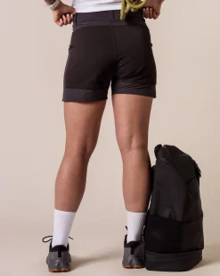 Leisure Trek Shorts Black Charcoal
