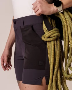Leisure Trek Shorts Black Charcoal