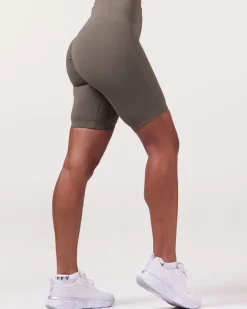 Magnify Scrunch Biker Shorts 2.0 Green Olive