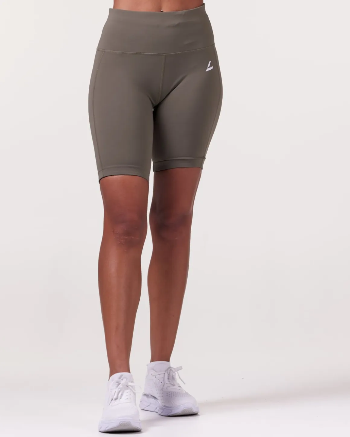 Magnify Scrunch Biker Shorts 2.0 Green Olive