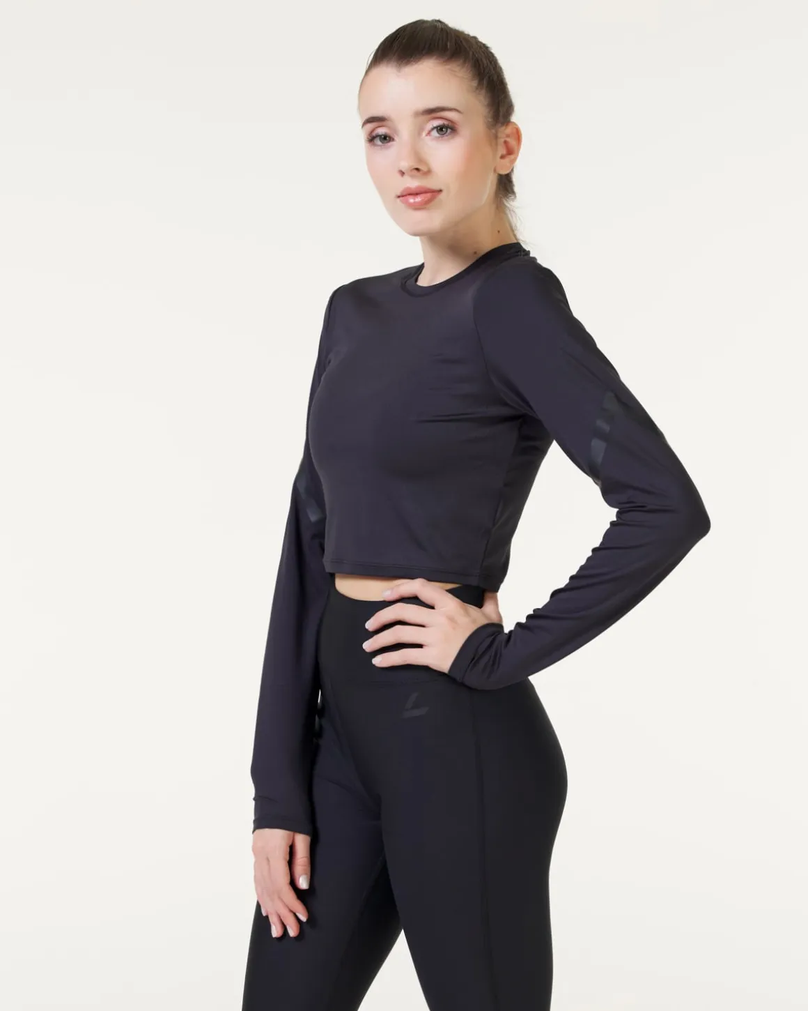 Perform Cropped LS Black