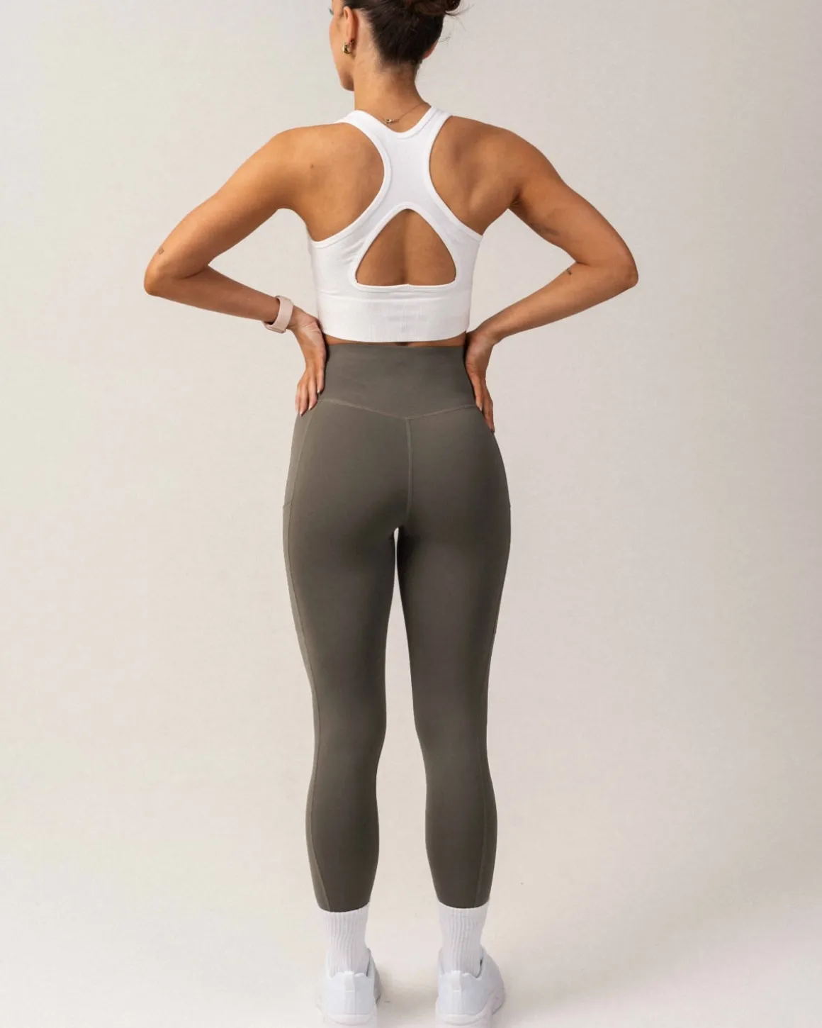 Phase Seamless Bra White + Primary Pocket Tights 7/8 Green SET