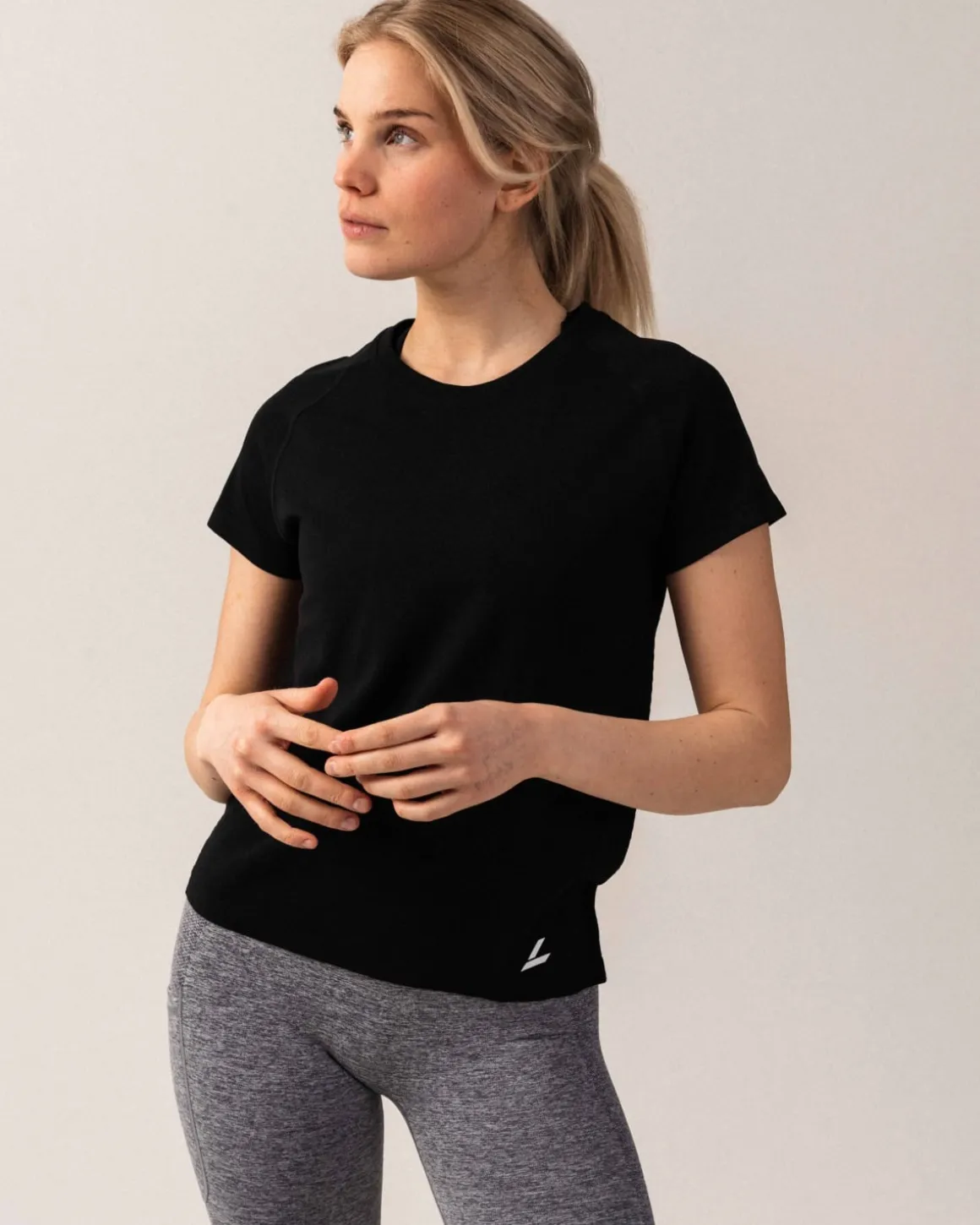 Phase Seamless Light Tee Black
