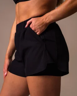 Radical Run 2-1 Shorts All Black