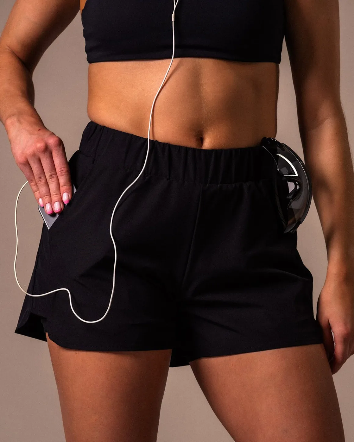 Radical Run 2-1 Shorts All Black