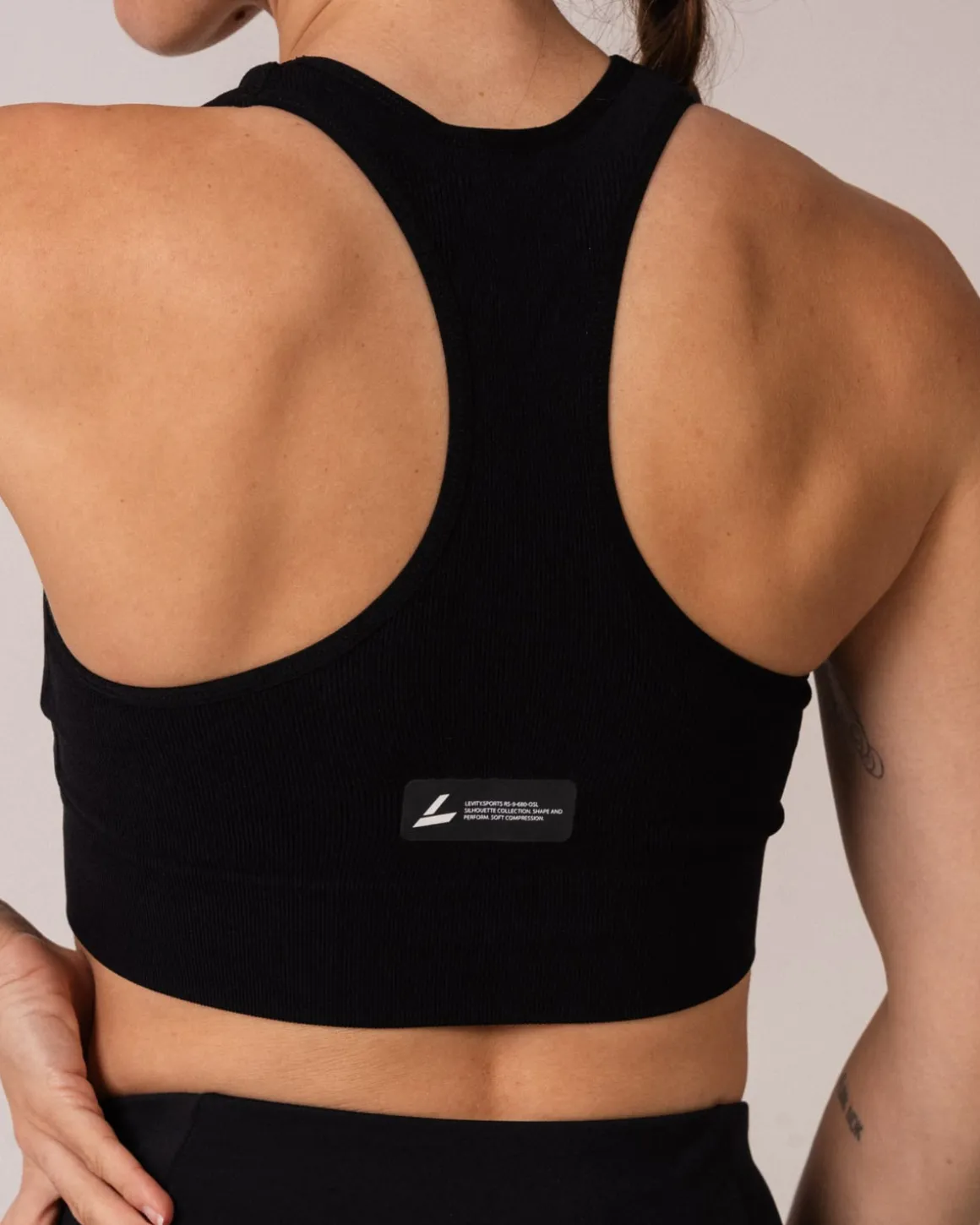 Silhouette Seamless Bra + Favorable Tights Black SET